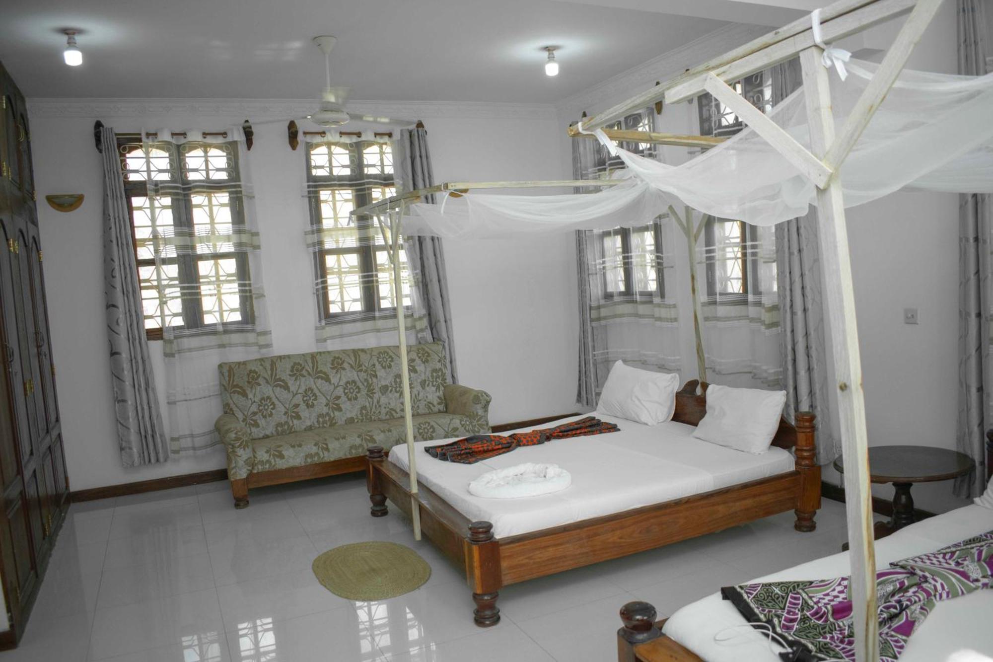 Sulkhan Serviced * Chukwani